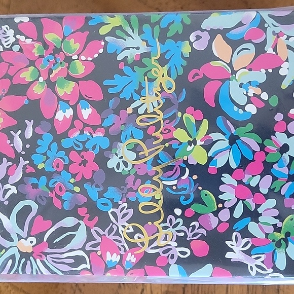 Lilly Pulitzer Printed Candle, Multi Feeling Fintastic, NWT - Picture 5 of 7